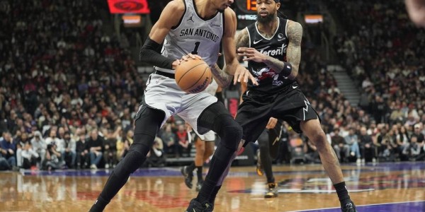 文班亚马12+8&amp;amp;5帽福克斯20分 马刺击败猛龙迎十连胜